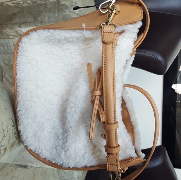 Zara White Sherpa Fur Bucket Crossbody - Picture 2 of 4